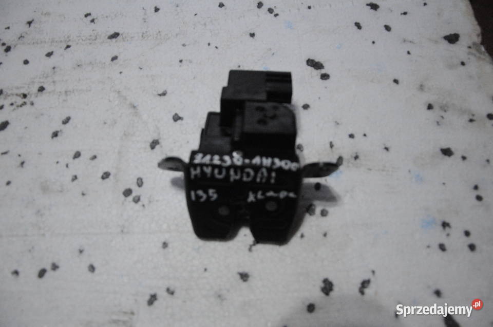 zamek klapy bagażnika hyundai ix35 812301h300 pomorskie Sierakowice sprzedam