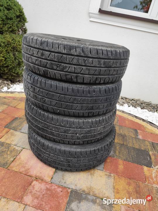 Opony Pirelli Carrier zimowe 21575R16C lubelskie