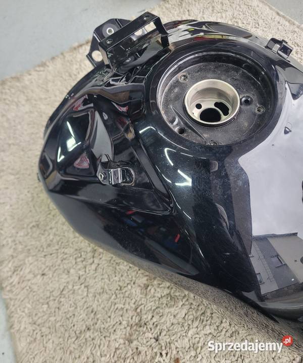 Suzuki GSX 8 R GSX8R 24 OEM ZBIORNIK PALIWA BAK Nowy Tomyśl
