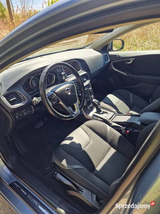 VOLVO V40 D3 MOMENTUM Polski salon Sosnowiec