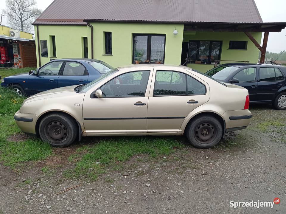 Volkswagen Bora 19 85 kW 2001 r dawca części Rok produkcji 2001 Szklarka Myślniewska