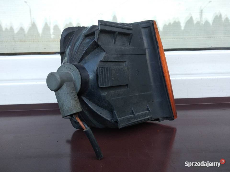 VW Passat B3 kierunkowskaz kierunek migacz lewy osobowe Sieradz