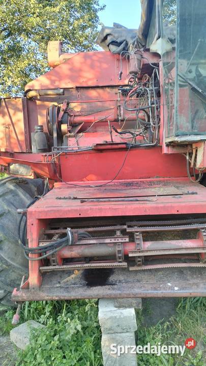 Kombajn Massey Ferguson 660 Trawniki
