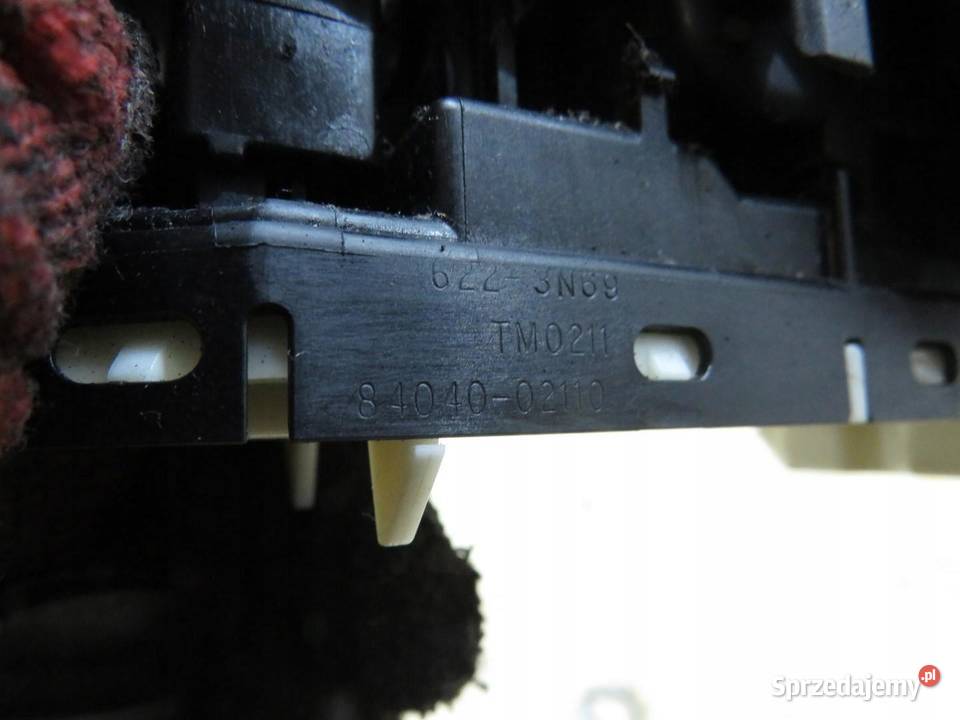 PRZEŁĄCZNIK SZYB AURIS II LIFT 16 D4D 8404002110 lubelskie sprzedam