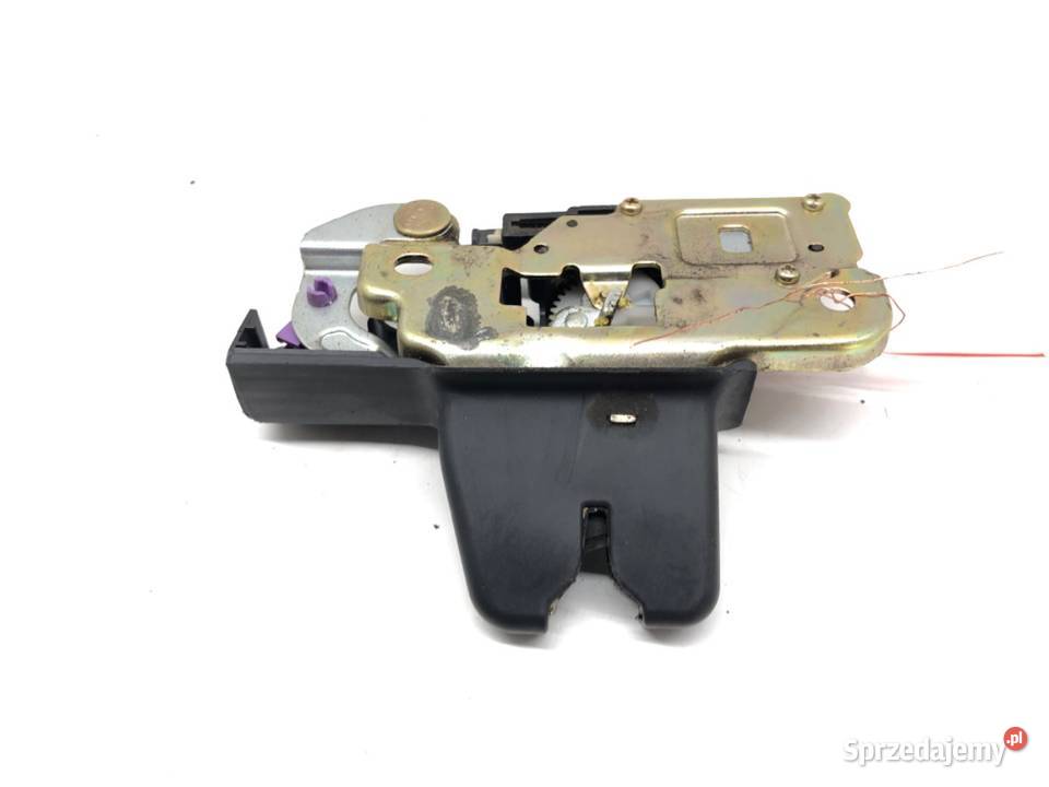 ZAMEK KLAPY TYŁ TOYOTA AVALON SedanLimuzyna 9905