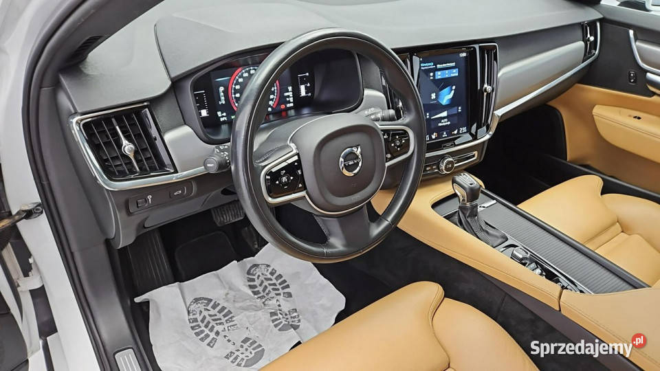 Volvo V90 D4 SCR Momentum aut Z Polskiego Salonu 190KM Warszawa
