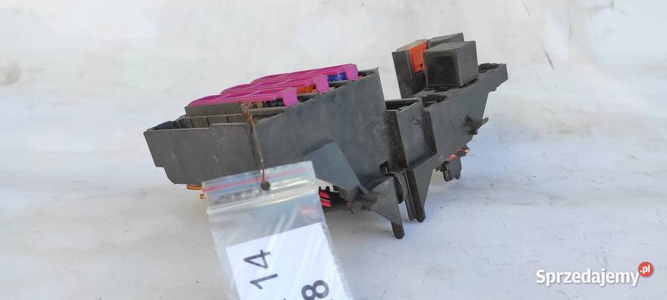 20072015 Audi A4 B8 BSI skrzynka bezpieczników Włoszczowa sprzedam