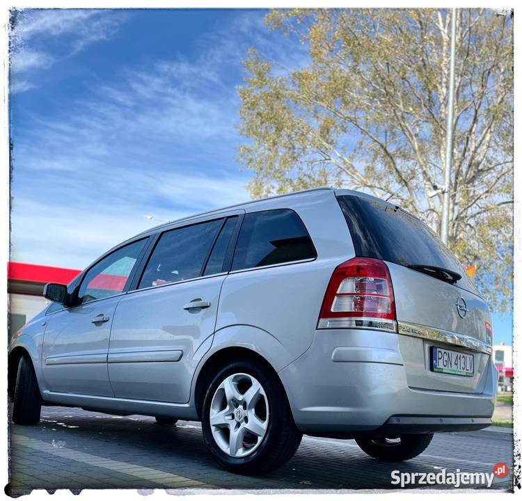 Opel Zafira B Rok produkcji 2012 Samochody osobowe zachodniopomorskie Koszalin