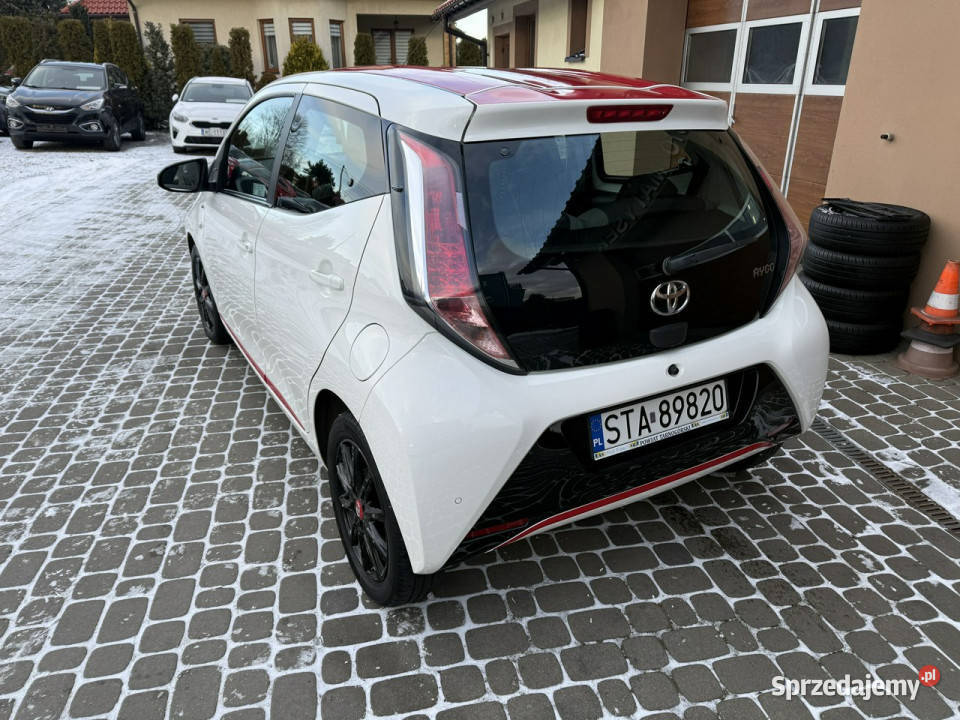 Toyota Aygo 10 69 Klima Navi Kamera Krajowy II bluetooth Orzech sprzedam