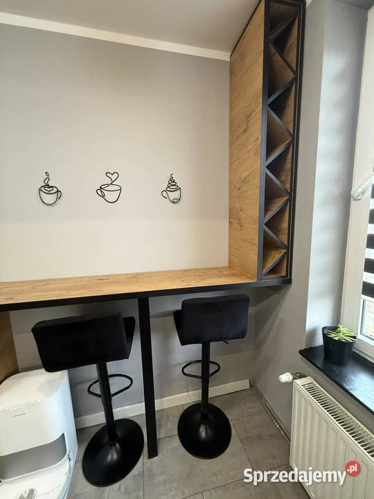 Blat kuchenny z szafką na wina 2 hokery Będzin