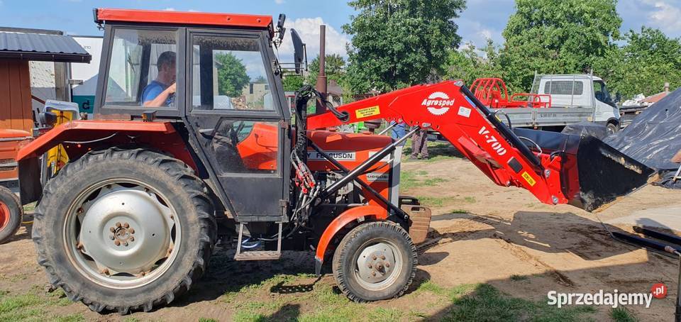 Ładowacz czołowy firmy Agrosped model V700 Miechów