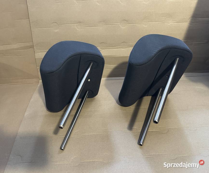 Zagłówki 2 Skoda Octavia II tylna kanapa Pozostałe Poznań