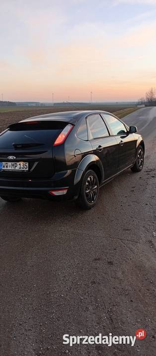 Sprzedam Forda Focusa lifting benzyna czarny