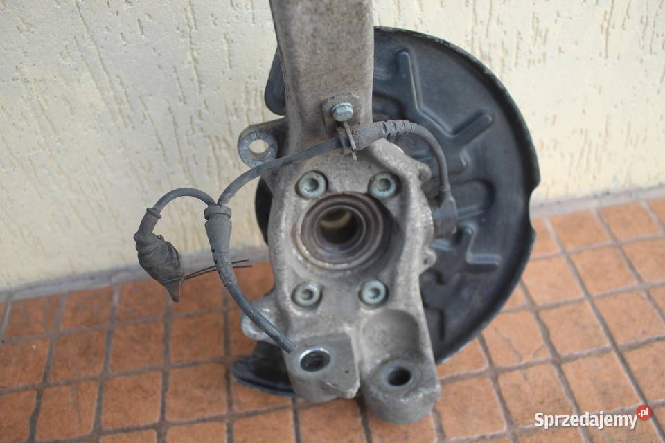 PIASTA ZWROTNICA WAHACZ LEWY PRZÓD AUDI A4 B6 20 osobowe wielkopolskie