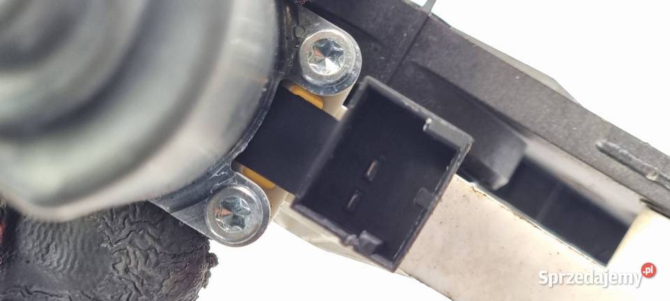 SILNICZEK SZYBY PP VOLKSWAGEN PASSAT B8