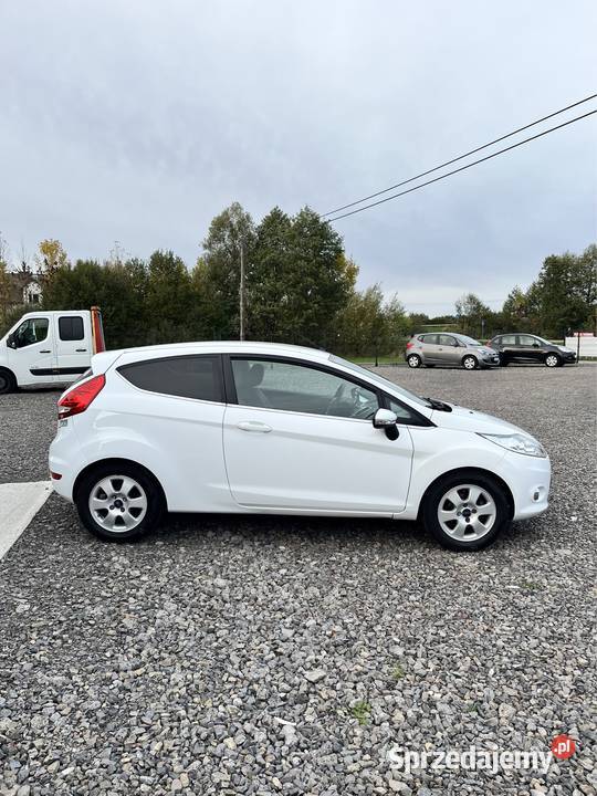 Ford fiesta MK7 16tdci 2011r światła przeciwmgielne Fiesta Tomaszów Lubelski