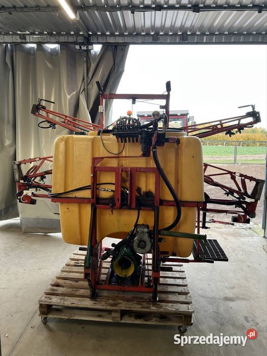 Opryskiwacz 800 L 15 m belka Rolnictwo lubelskie Trawniki