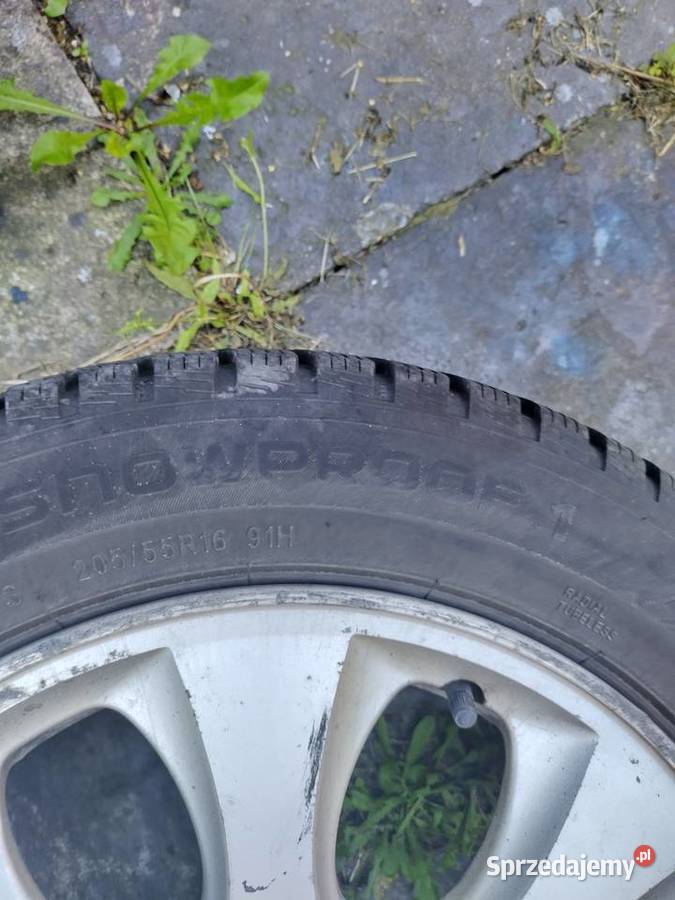 Komplet opon zimowych dwóch sezonach 20555 R16 Tarnów sprzedam