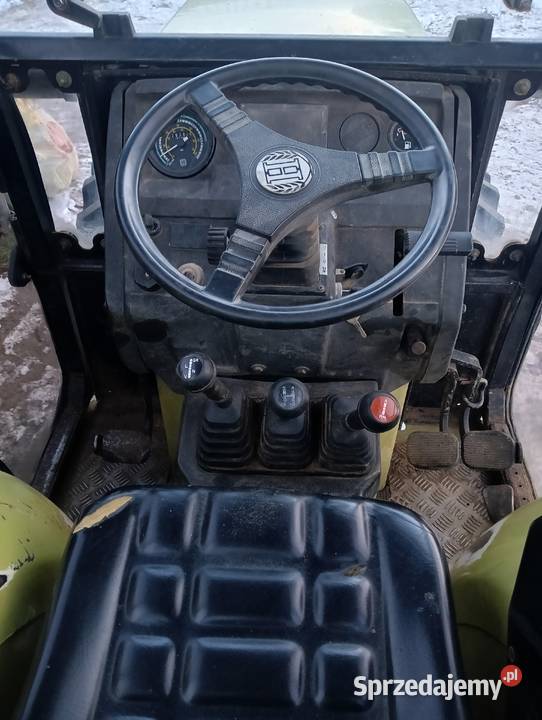 Ciągnik sadowniczy Hurliman 4x4 z kabiną pełzaki Annopol