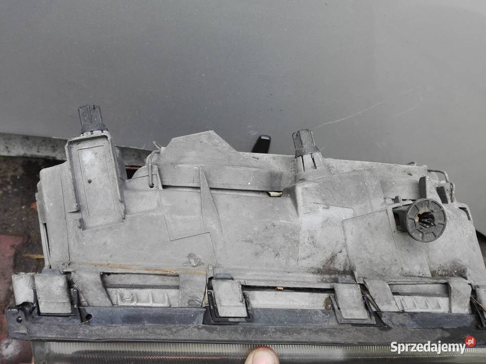 Mercedes W202 lampa przednia reflektor lewa