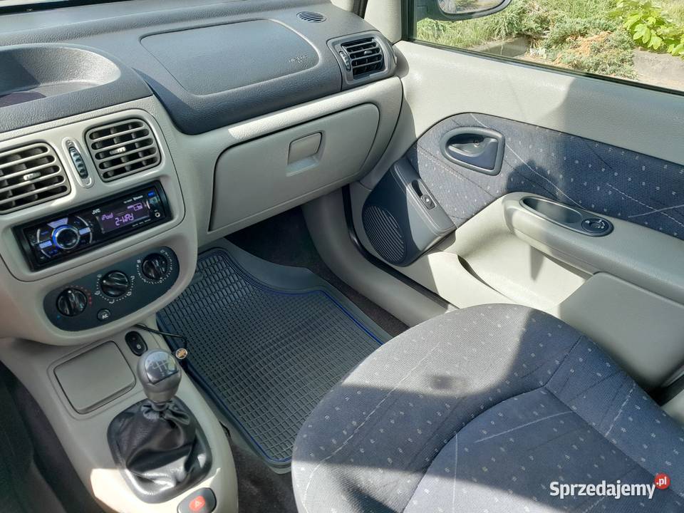 Reno Thalia Sedan Limuzyna Gaz 28 zl 100 Rok produkcji 2004 Thalia wielkopolskie Poznań