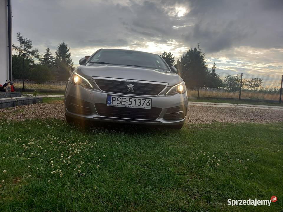 Peugeot 308 bezwypadkowy salon polski ASO ładny nieuszkodzony Śrem
