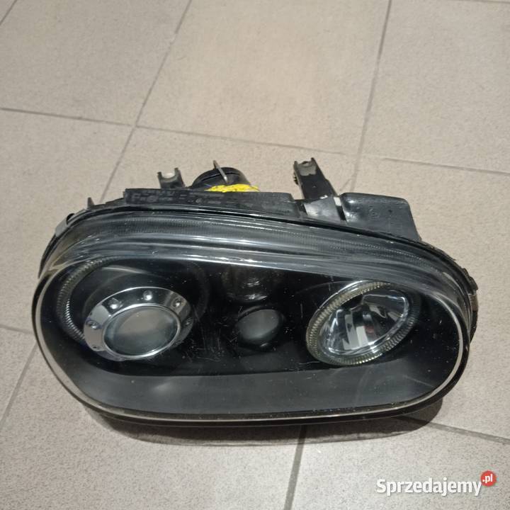 Lampa przednia VW Golf IV Black Ringi z soczewka Lampy przednie Kamień Pomorski