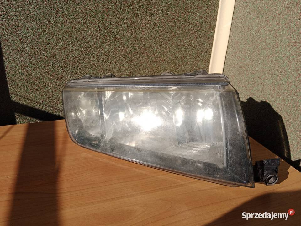 Lampa przód prawa Reflektor Hella Skoda Fabia 1 sprzedam