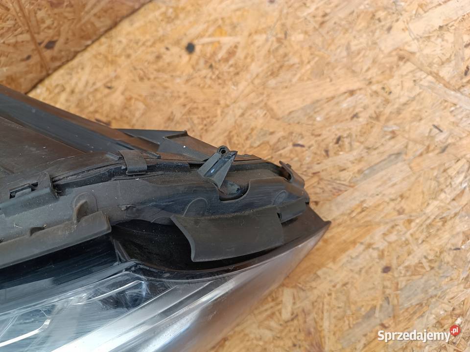 LAMPA PRAWY PRZÓD REFLEKTOR EU A2059068002 osobowe Nowy Tomyśl