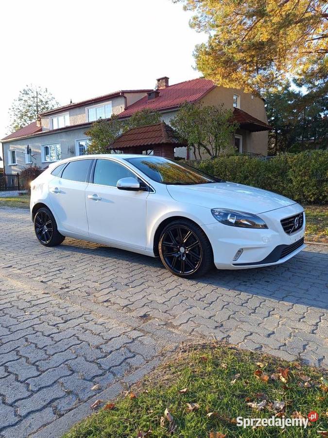 VOLVO V40 z 2014r w najbogatszej wersji RDESIGN diesel Puławy