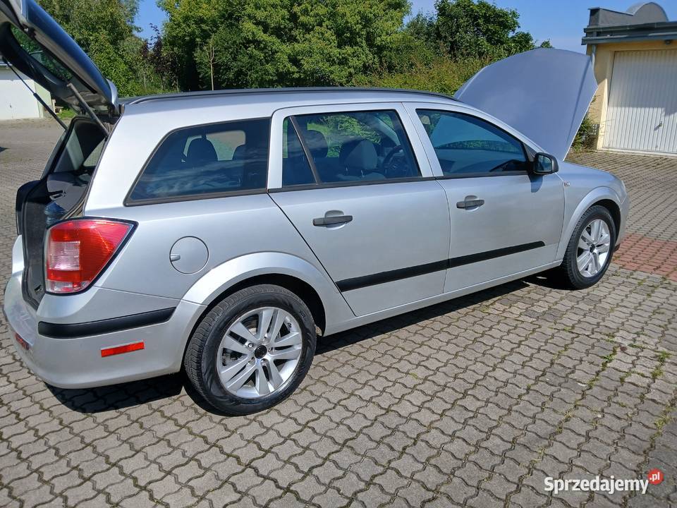 Opel astra 2009r 14 na lancuszku z gazem elektryczne szyby Bydgoszcz sprzedam