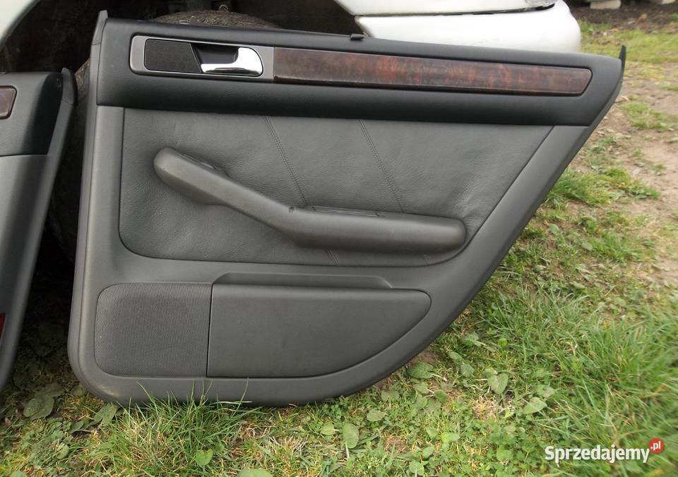 Boczki drzwi szara skóra ori roletki Audi A6 C5 Fotele i kanapy Iława