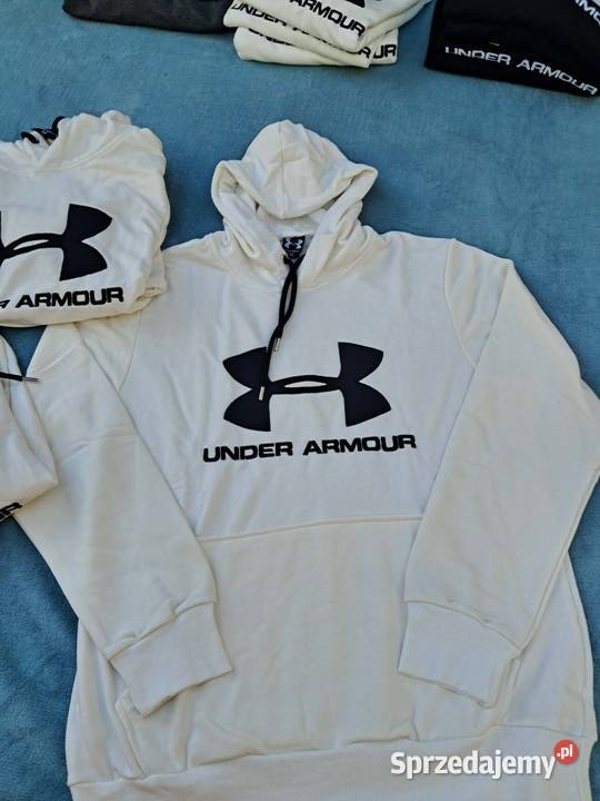 bluzy UNDER ARMOUR z kapturem i bez
