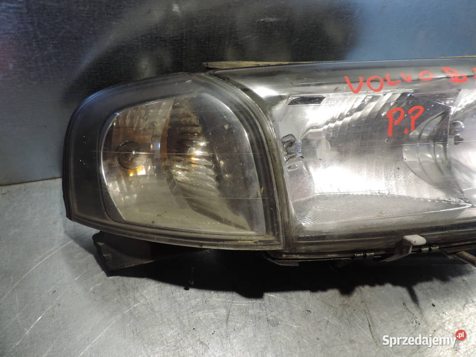 VOLVO S80 I LAMPA PRAWY PRZÓD