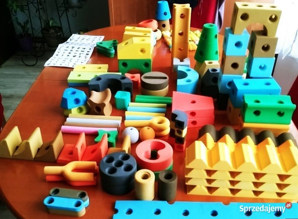 Duży plac zabaw Zestaw zabawowy grupy dzieci Świdnica