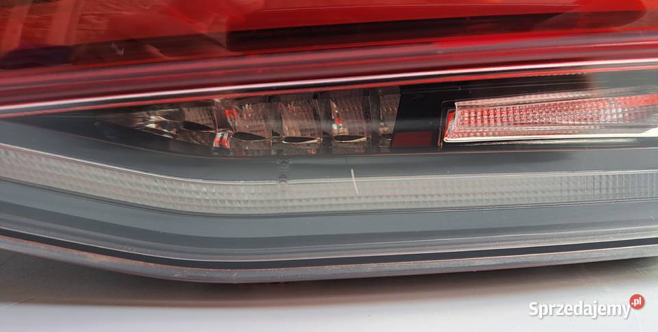 Lampa Tylna Prawa Wewnętrzna Skoda Octavia IV