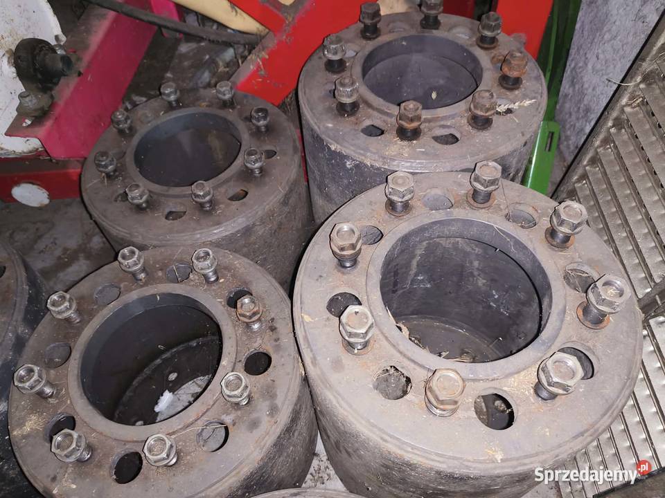 Dystanse poszerzenia rozstawu ciagnika Fendt Krzewata sprzedam