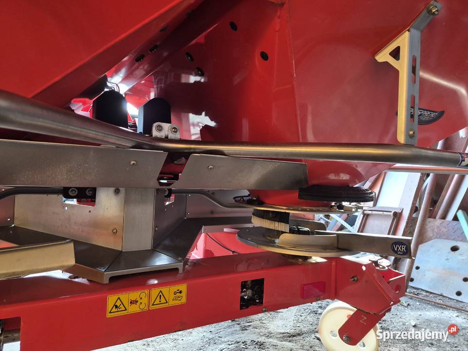 Rozsiewacz kuhn rauch 402 h emc 2018r sprzedam