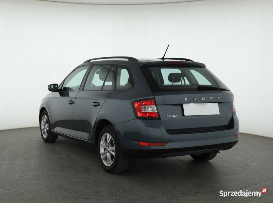 Skoda Fabia 10 TSI 70KM Piaseczno