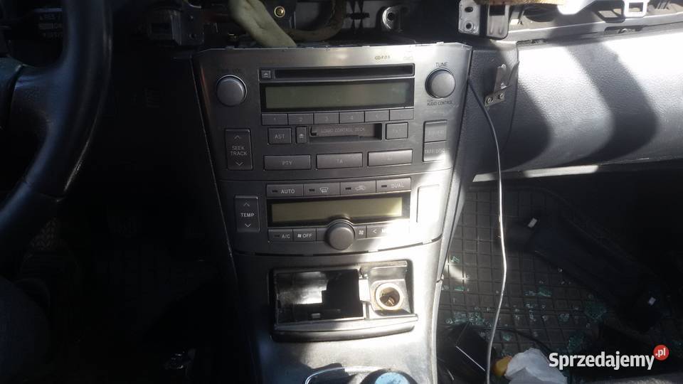 panel wentylaci wyswietlacz toyota avensis 4d Elbląg