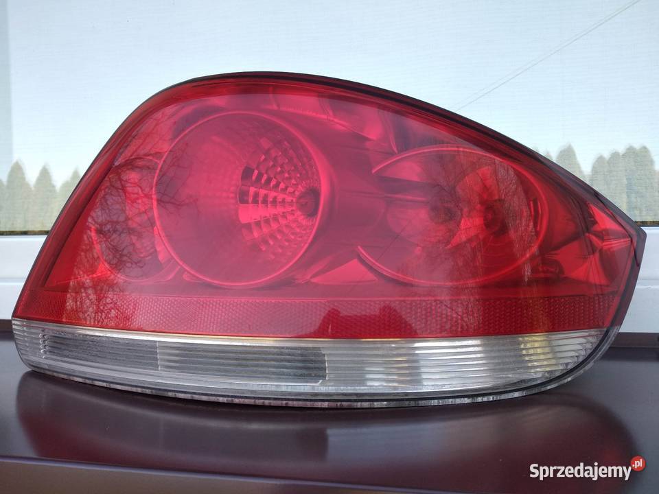 Fiat Linea lampa tył tylna prawa wkład oprawka Lampy tylne łódzkie Sieradz