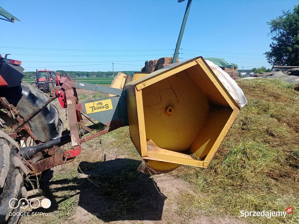 Rozbijak do trawy kukurydzy pryzm równarka Tychy sprzedam