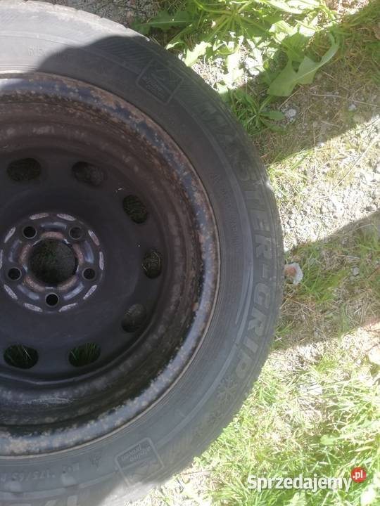 Sprzedam 4 zimowe opony 17565R14 Tstan z felgami Rajcza