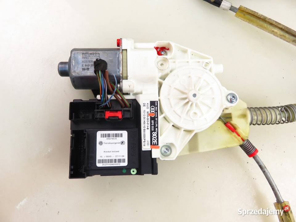 PODNOŚNIK SZYBY PRAWY PRZEDNI AUDI A3 Sportback