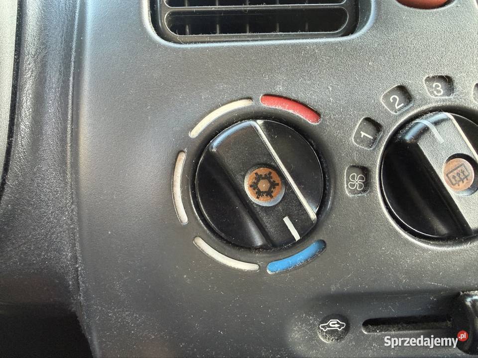 Opel Agila 12 Rok produkcji 2003 Suchy Las