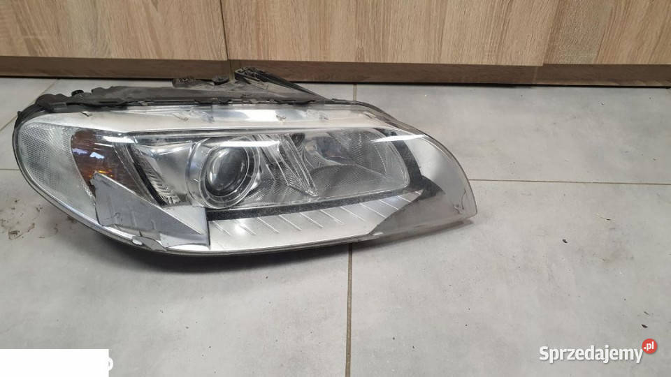 Volvo s80 v70 xc70 reflektor prawy przód 2010 Oświetlenie Kozubszczyzna