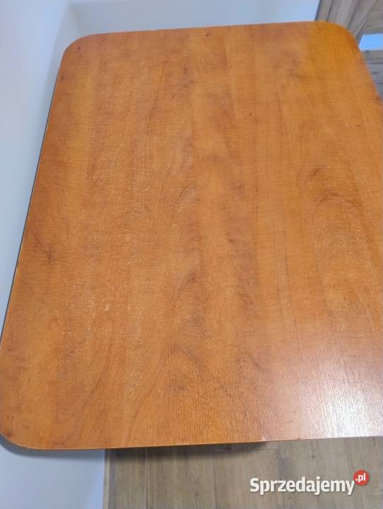 Stół o wymiarach blatu 65x85