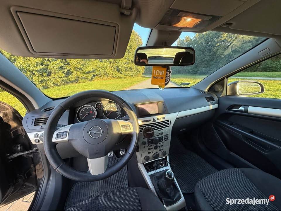 Opel Astra H GTC 19CDTI Rok produkcji 2008 Astra