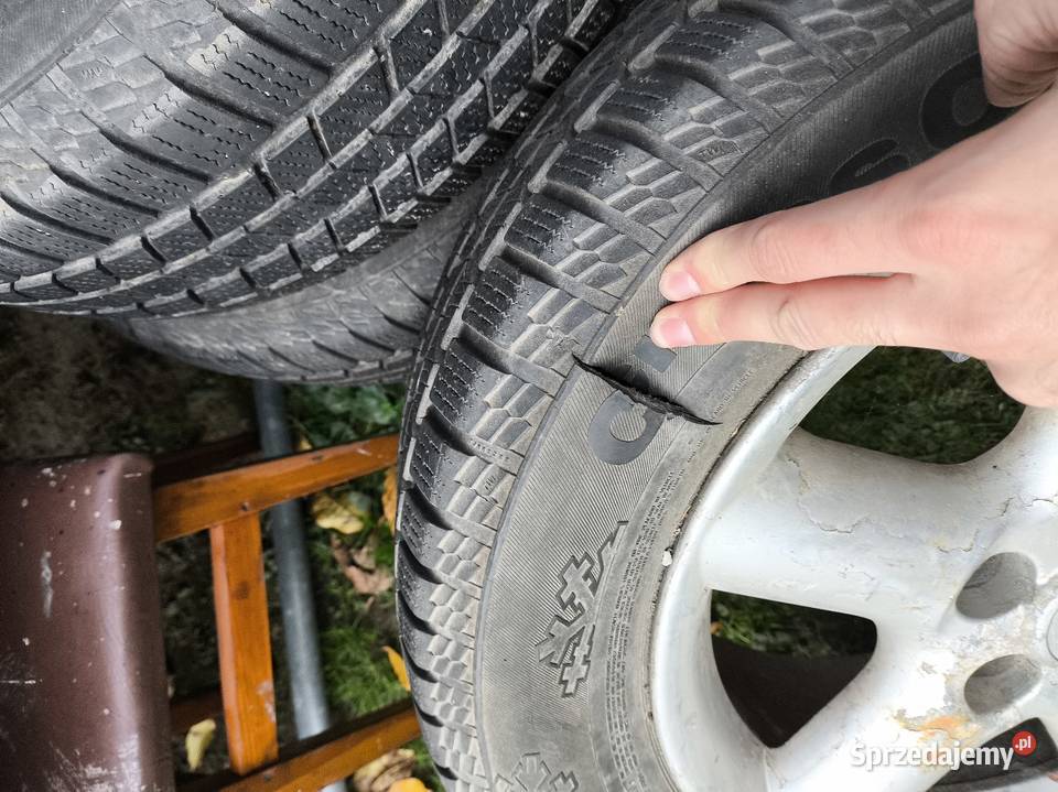 Koła 16 z oponami zimowymi Nissan Xtrail Bodzanów sprzedam