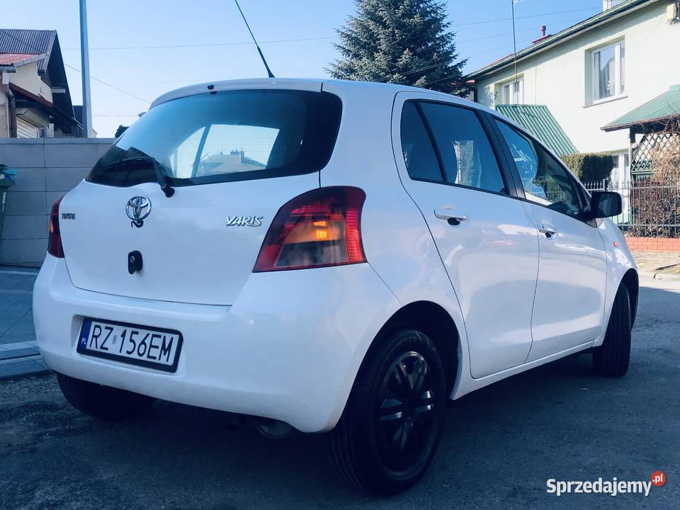 Toyota Yaris II 10VVTi 69 Biały akrylowy Przeworsk